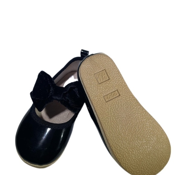 NEW 𝅺H&M Toddler Girl Dressy Patent Leather Shoes Ballet Flats Black Bow Strap - Picture 4 of 4
